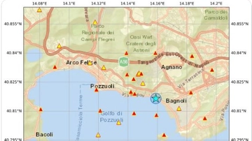 Terremoto Campi Flegrei oggi, scossa 3.4 avvertita anche a Napoli: gente in strada a Bagnoli