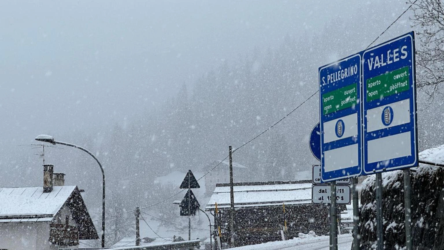 Neve di settembre sulle Dolomiti dopo l'estate del grande caldo