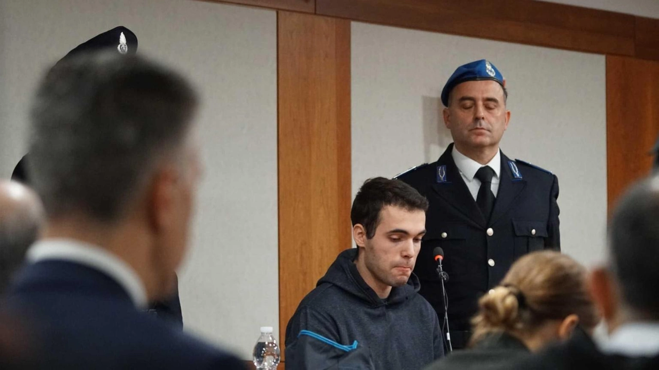 Ex fidanzato di Giulia non ha mai spostato sguardo verso di lui