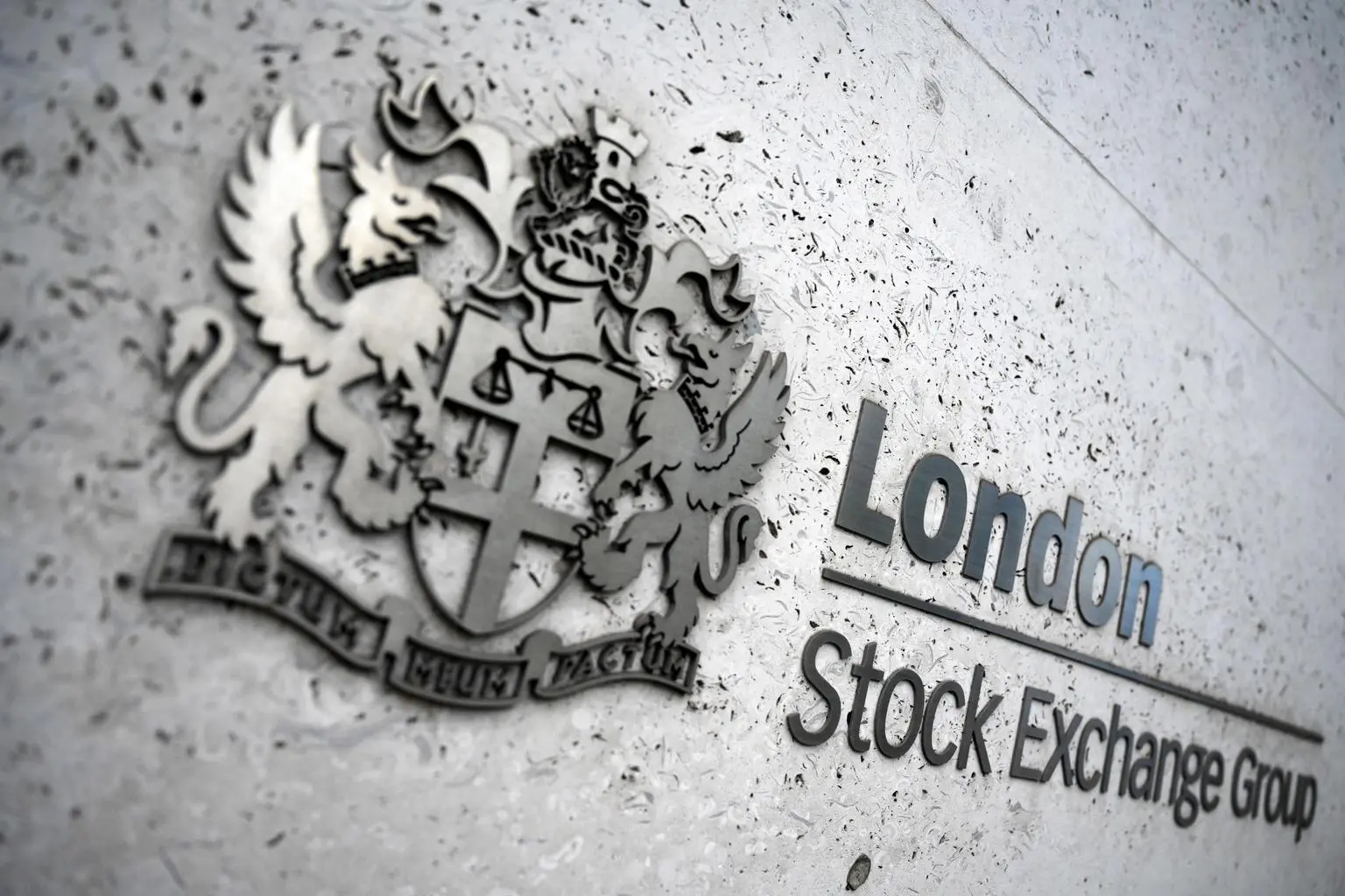 Borsa: l'Europa conclude in tenuta, debole Londra (-0,1%)