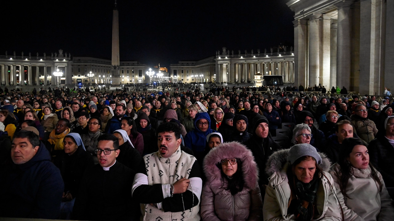 Rosario a S.Pietro per il Papa, stasera con card. Krajewski