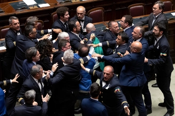 Rissa alla Camera, nuove tensioni in Aula. Crippa (Lega): Decima Mas? Peggio ‘Bella ciao’