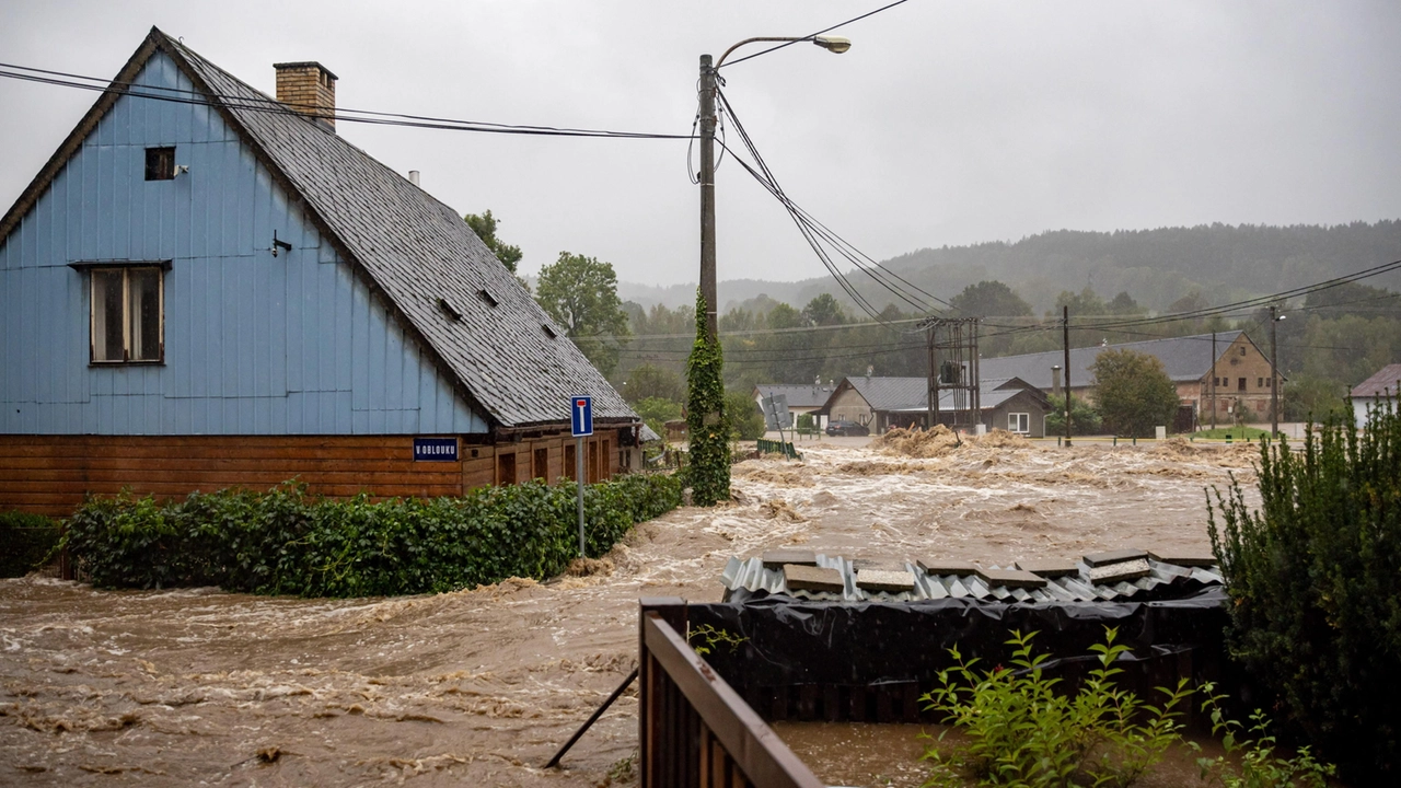 Gli edifici danneggiati a Lipova-lazne, Repubblica Ceca (foto Ansa)