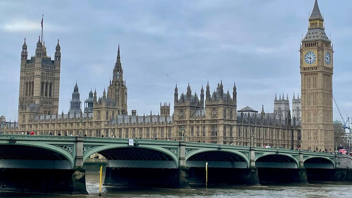 Una veduta delle Houses of Parliament a Londra