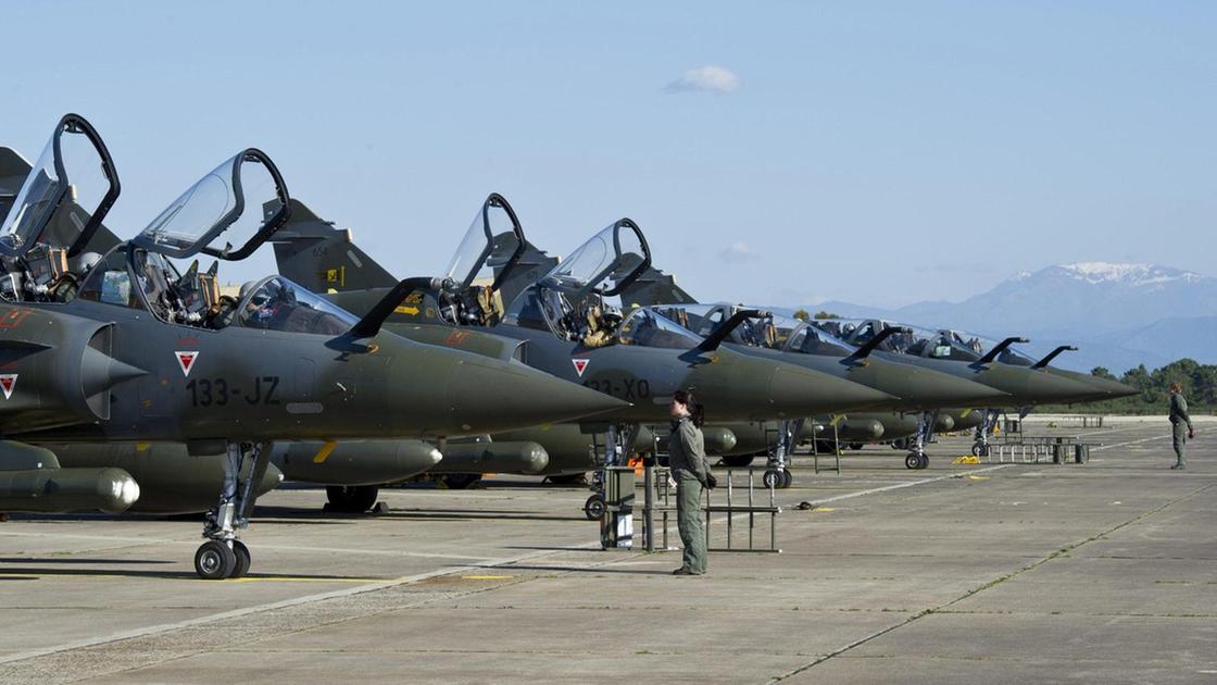 Francia consegna i primi caccia Mirage 2000 all