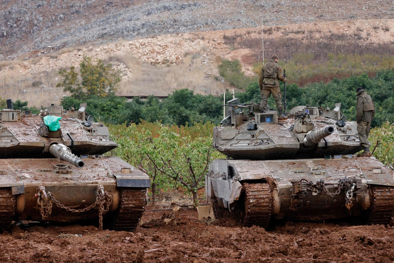 Le truppe israeliane restano in massima allerta nonostante la tregua in Libano