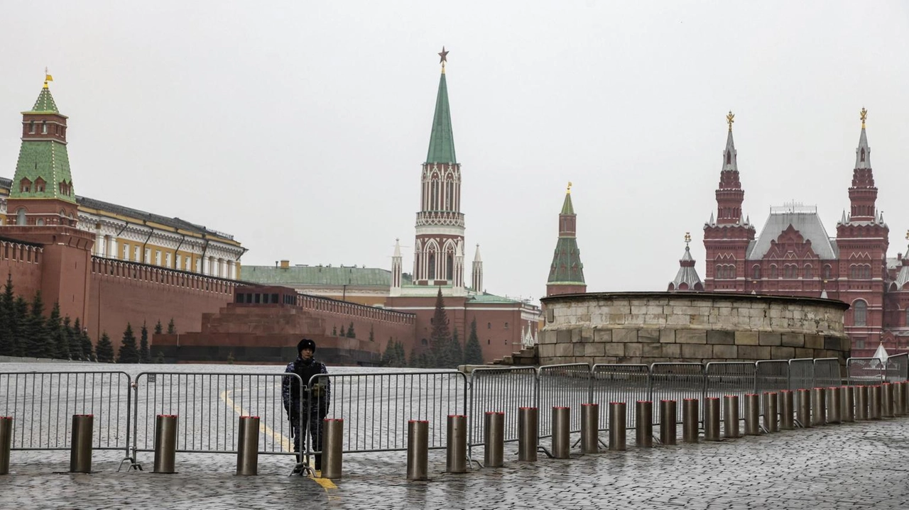 La Banca centrale russa ha aumentato dal 19% al 21% il tasso di sconto. Lo riferiscono agenzie russe. ...