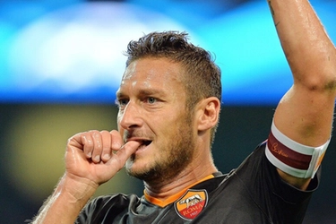 Totti torna in campo? “Mi hanno chiamato due club di serie A, in due mesi sarei pronto”. E i fan impazziscono