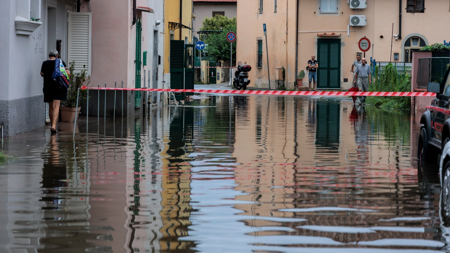 Strade allagate a Pisa (foto Del Punta / Valtriani)