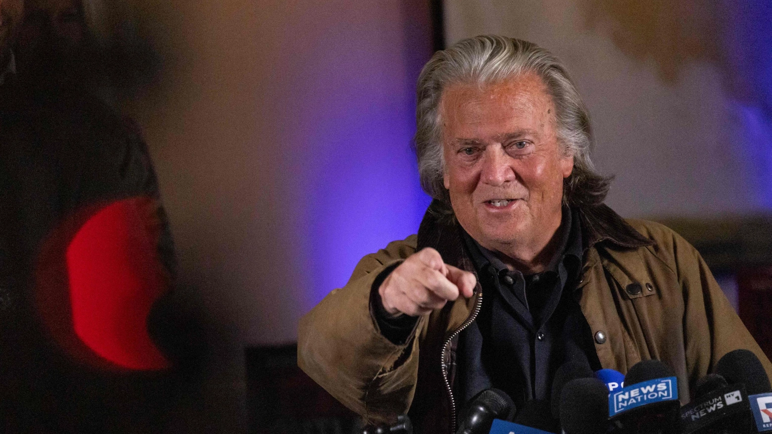 Steve Bannon dopo il rilascio (Afp)