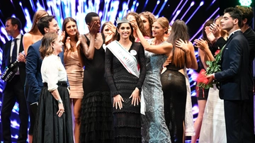 Miss Italia 2024, la vincitrice è Ofelia Passaponti di Siena