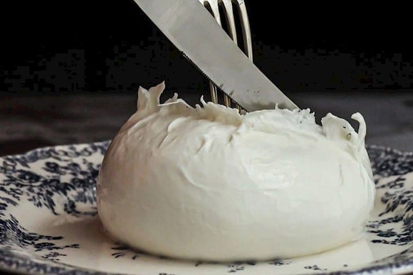 Mozzarella di bufala campana dop