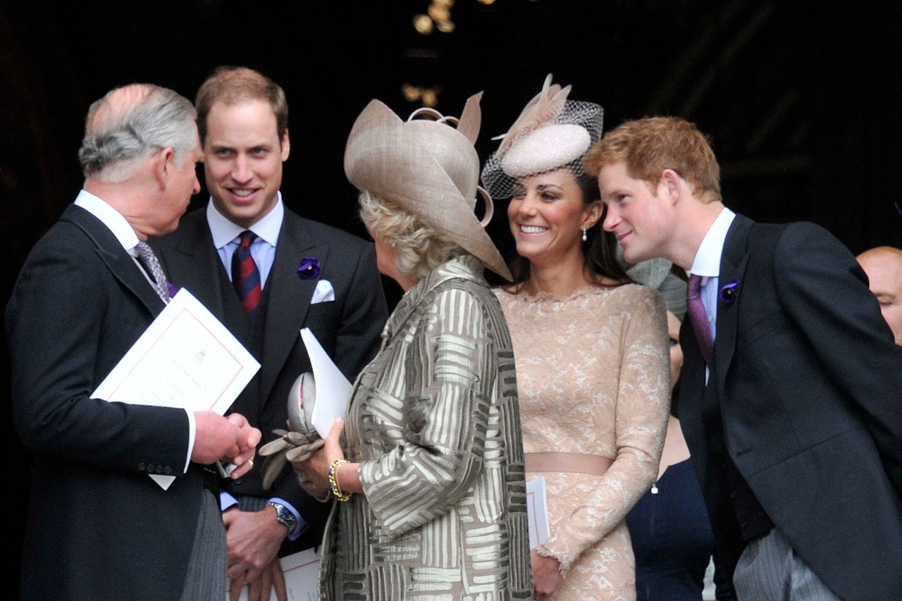 Re Carlo insieme a Camilla, William, Henry e Kate Middleton