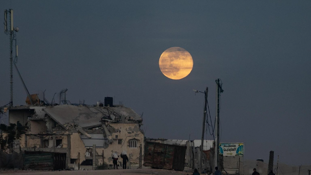 L'Idf ha colpito un centro di comando di Hamas a Gaza City, operazione condotta con il supporto dei servizi d'intelligence.