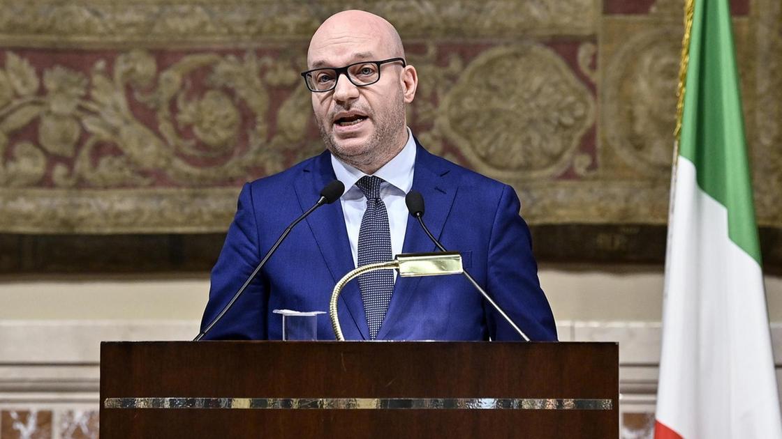 Fontana difende la presidenza della Camera dopo le contestazioni del M5s