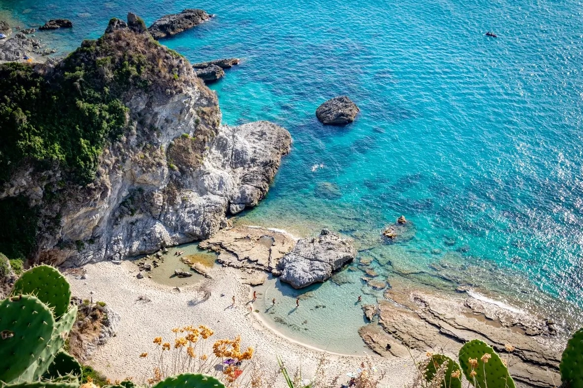 Una delle spiagge mozzafiato della Calabria (Credits Regione Calabria)