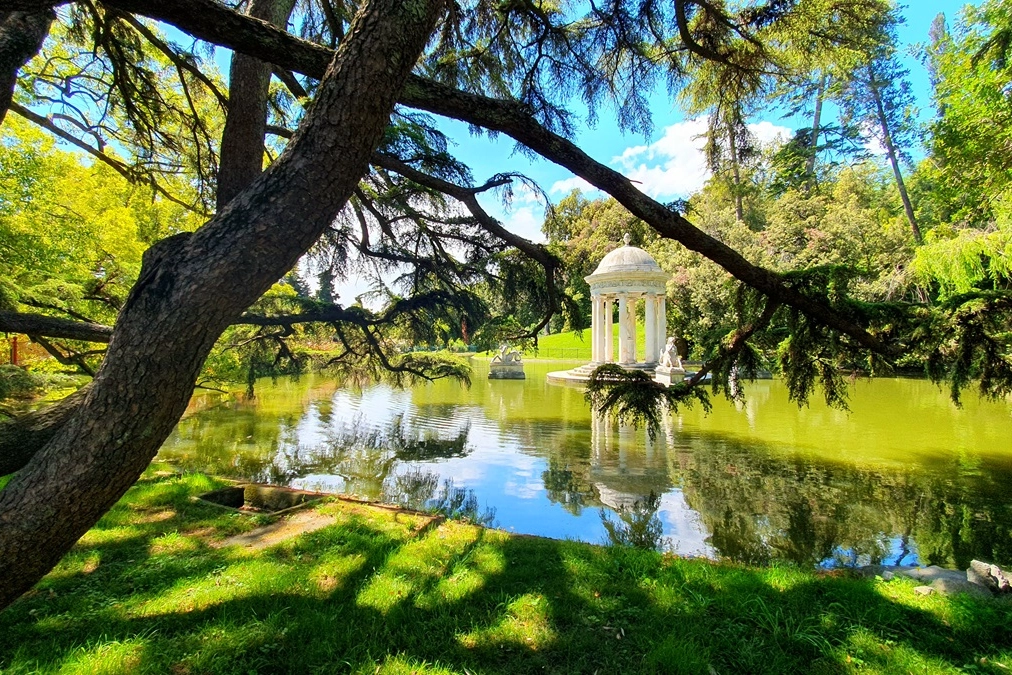 Il Tempio di Diana sul Lago Grande