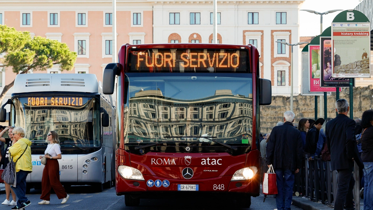 Sciopero oggi a Roma (foto di repertorio, Fabio Frustaci/Ansa)