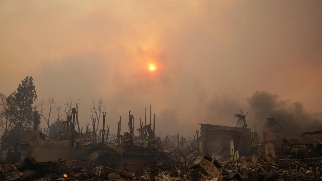 La Console generale d'Italia a Los Angeles conferma che nessun italiano è rimasto ferito, ma molti sono stati evacuati.