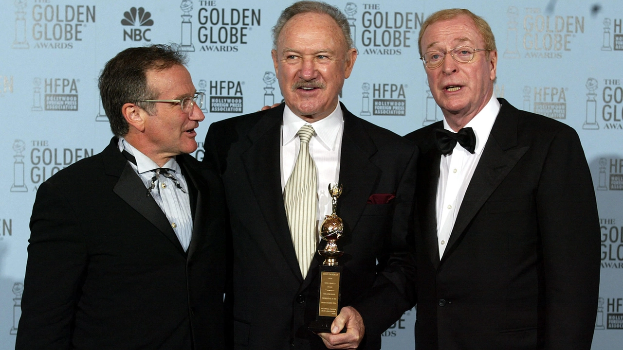 Gene Hackman, al centro, ai Golden Globe Awards (Ansa)