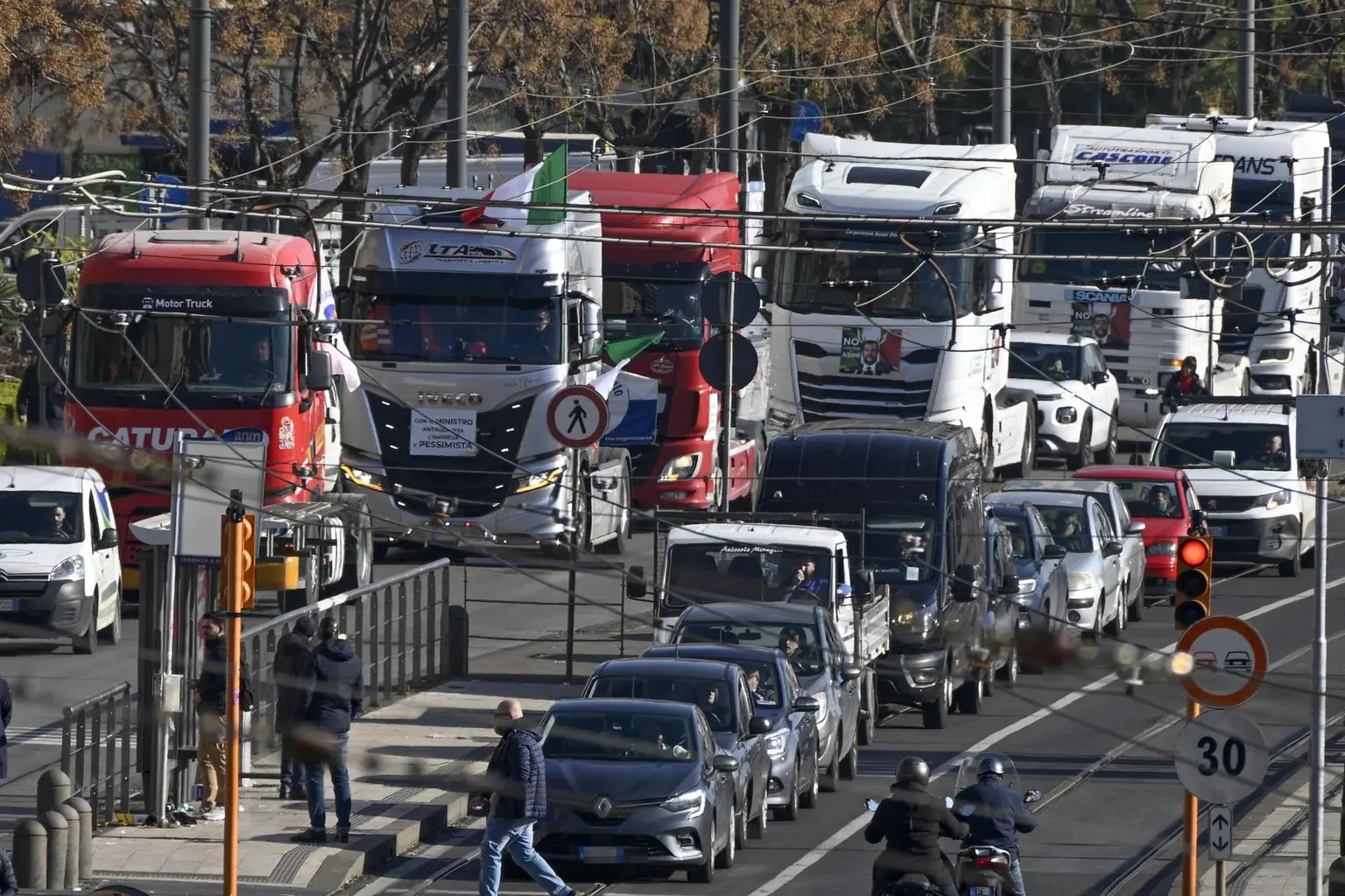 Sciopero nazionale dell'autotrasporto merci: protesta ad oltranza