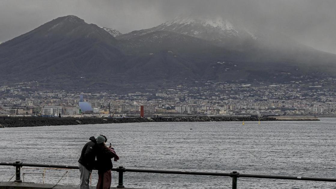 Scuole aperte nonostante il maltempo. Raffica di insulti social contro i sindaci