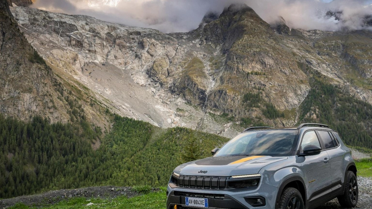 Jeep chiude il 2024 in Italia con una quota di mercato del 4,4%, guidata dal successo dell'Avenger, leader nel segmento B-suv.