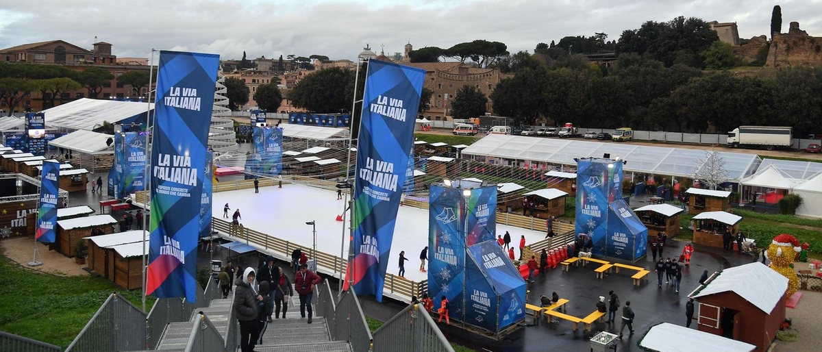 Con l'accensione dell'albero di Natale al via la festa di Atreju