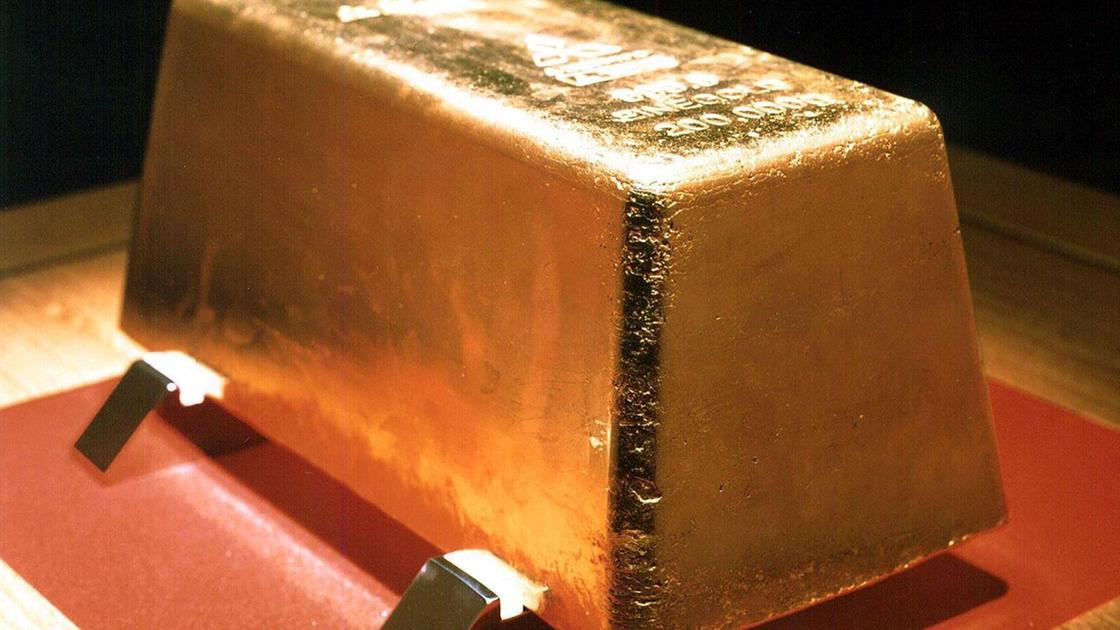 Oro ritocca il record, Spot a 2.725 dollari