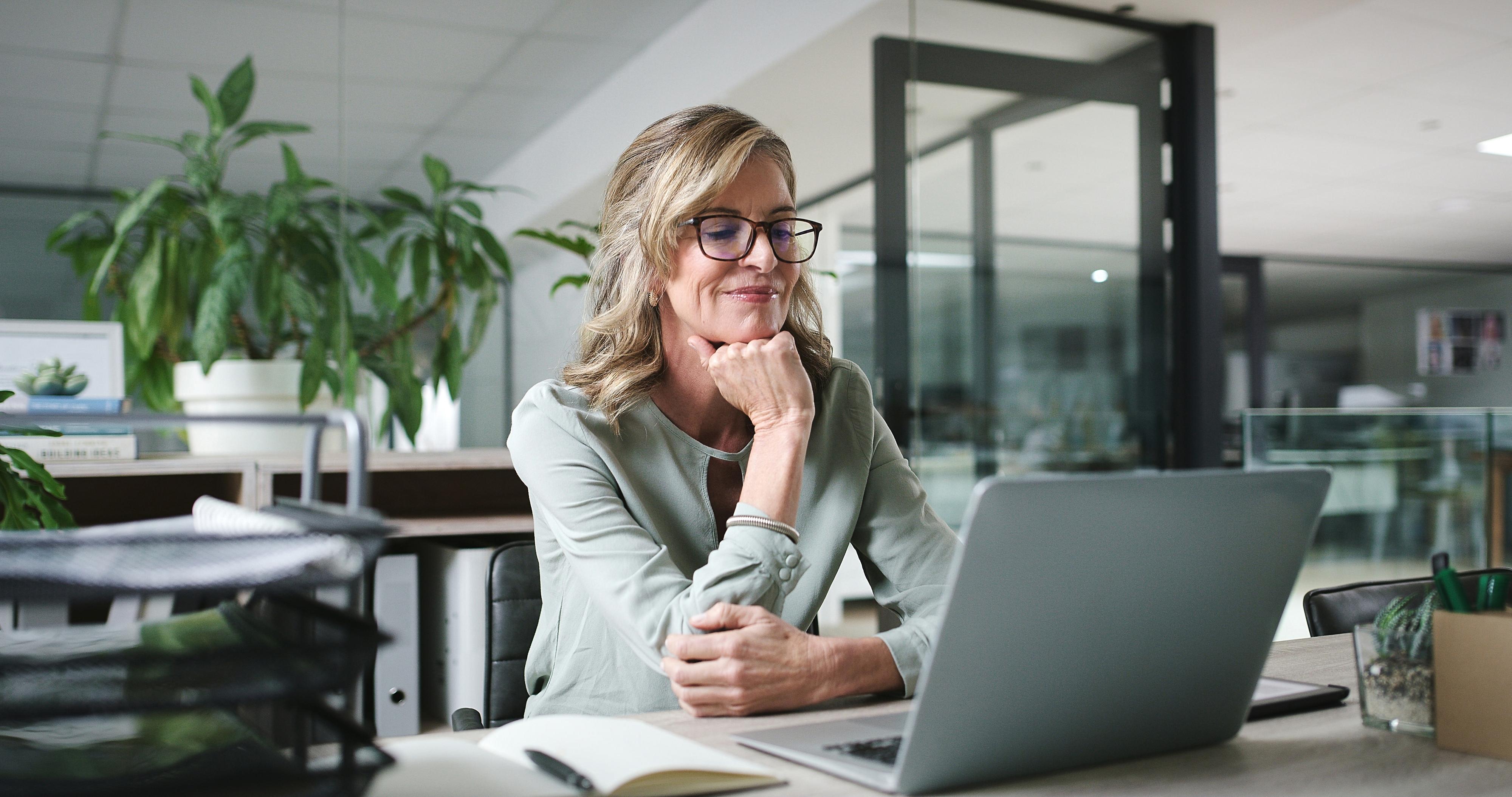 Donne over 50: i consigli per cambiare lavoro, ricollocarsi e rimpolpare la pensione