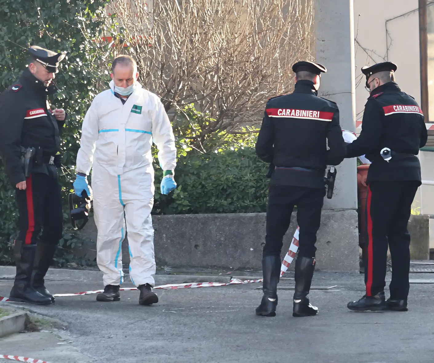 Capodanno di sangue: "Non puoi entrare alla festa". La lite e la coltellata: ucciso 42enne