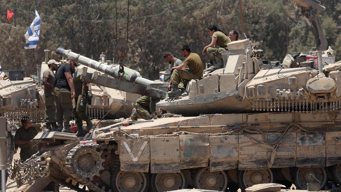 Carro armato israeliano uccide due palestinesi a Rafah