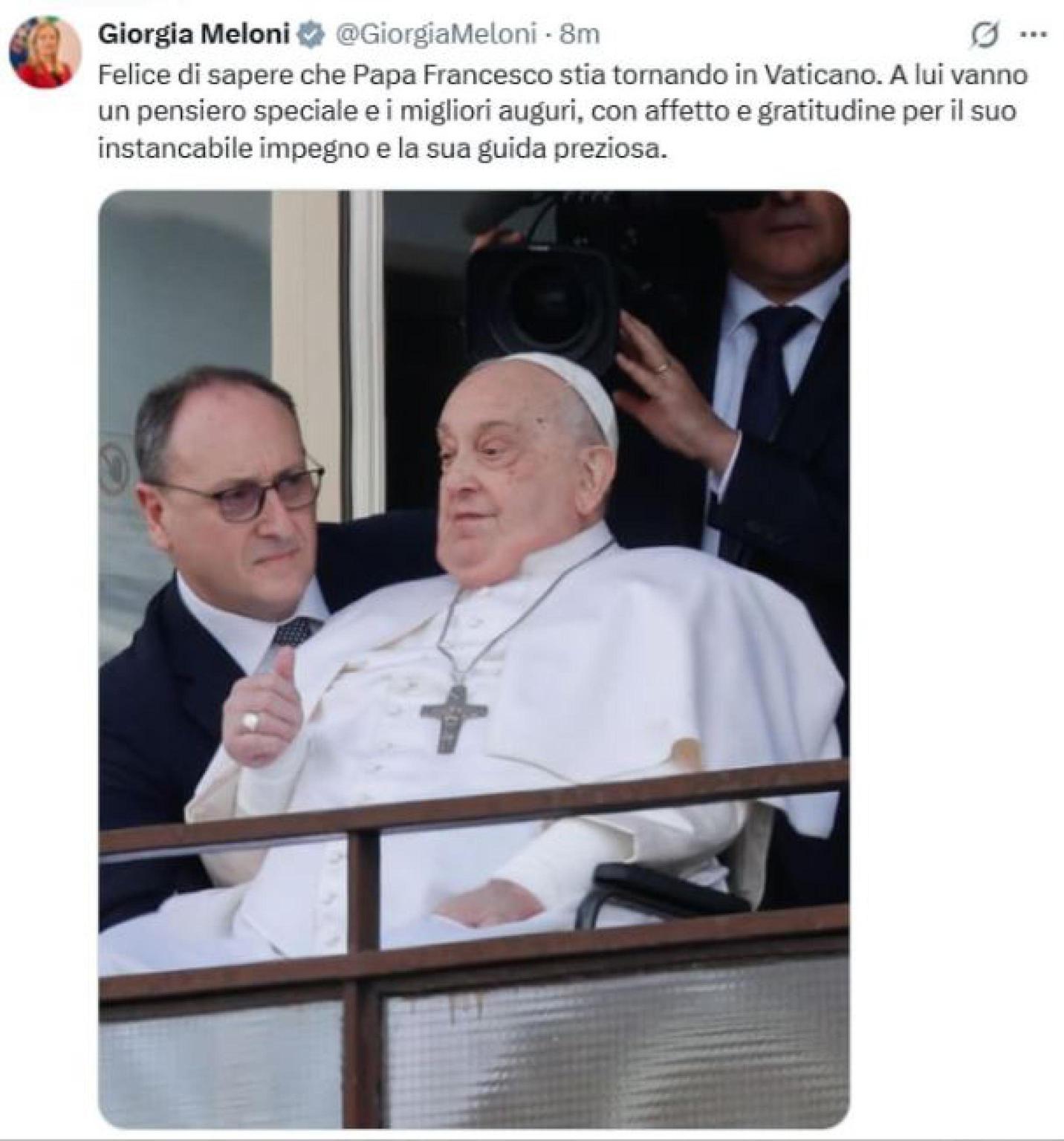 Papa Francesco saluta i fedeli dal Gemelli: "Grazie a tutti"