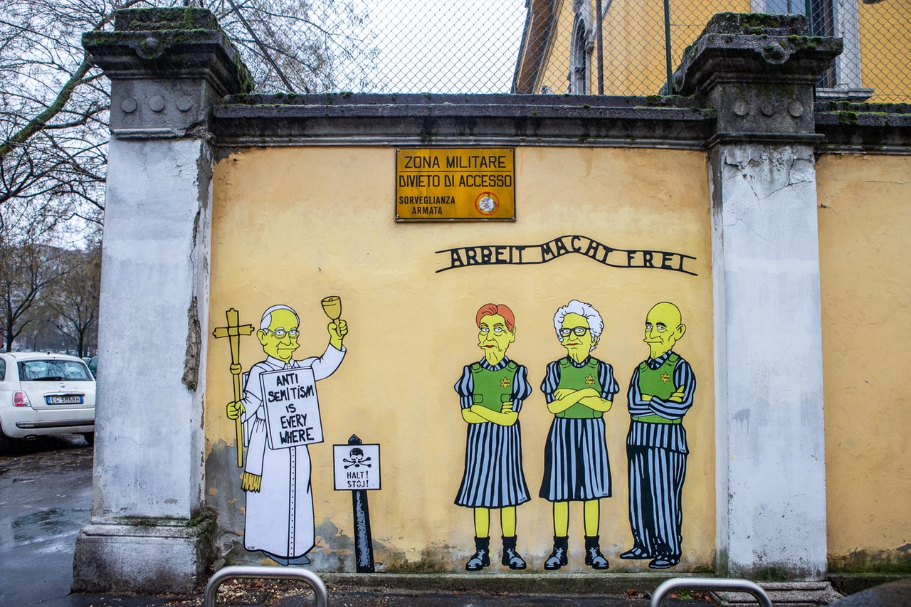 Papa Francesco e i tre degli ultimi testimoni italiani della Shoah che sono sopravvissuti ad Auschwitz, Edith Bruck, Liliana Segre and Sami Modiano, compaiono, nelle sembianze dei Simpson in uno dei due nuovi murales dell’artista Alexsandro Palombo in via Amari sui muri della caserma Montello di via Caracciolo