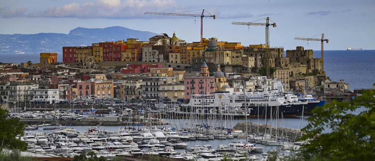 Campi Flegrei, 2mila edifici ad alto rischio. Musumeci: “Bonus sisma non ha funzionato”