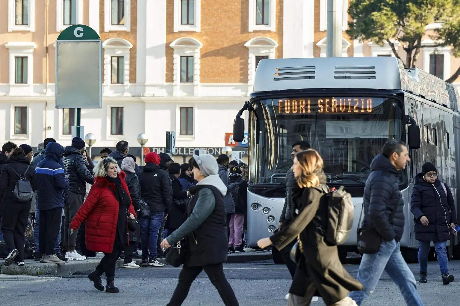 Sciopero nazionale trasporti: disagi per metro, bus e tram in tutta Italia