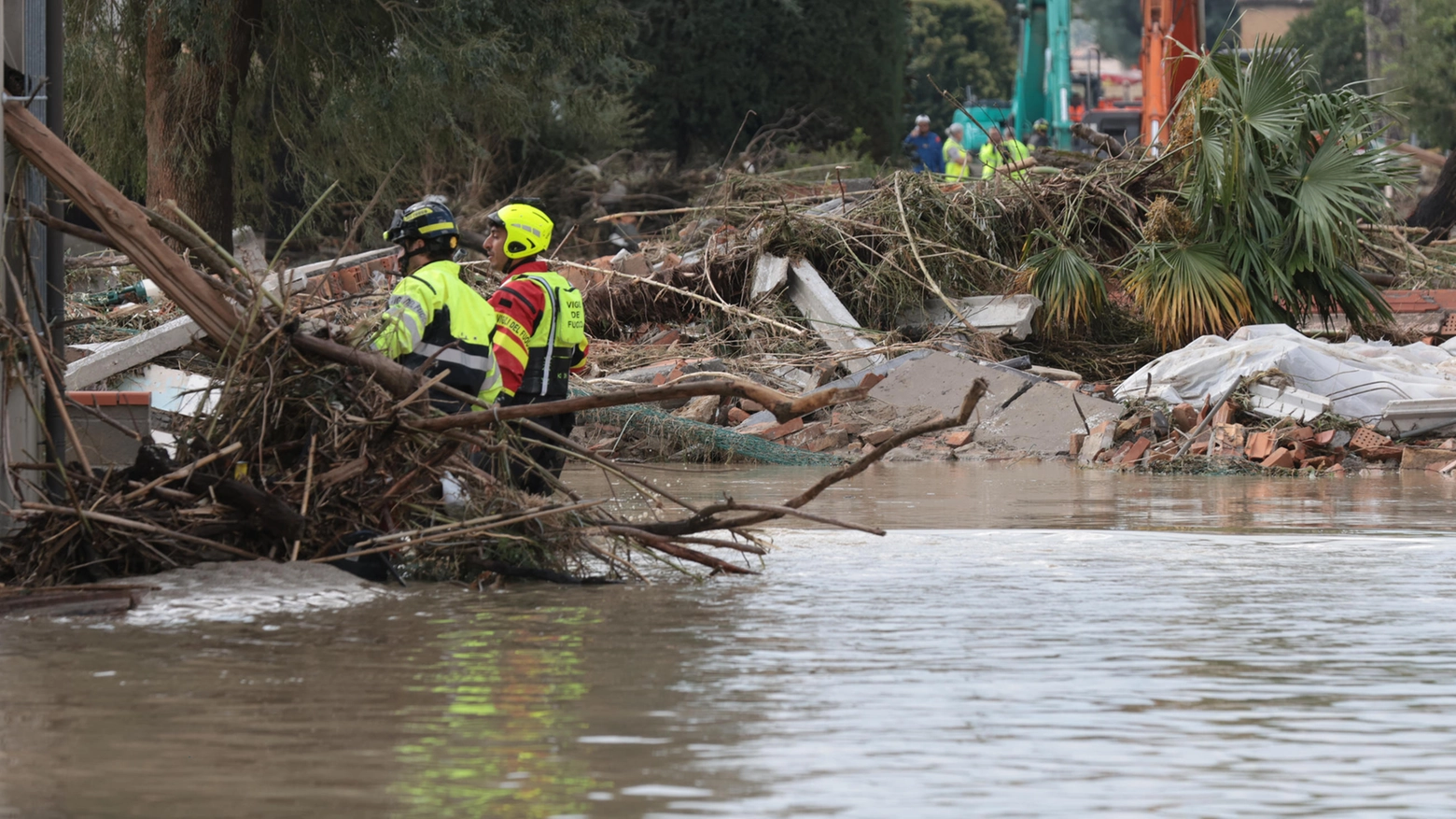 Gli allagamenti a Traversara, frazione del Comune di Bagnacavallo (Ravenna), dopo l'ultima alluvione in Emilia Romagna (foto Ansa)