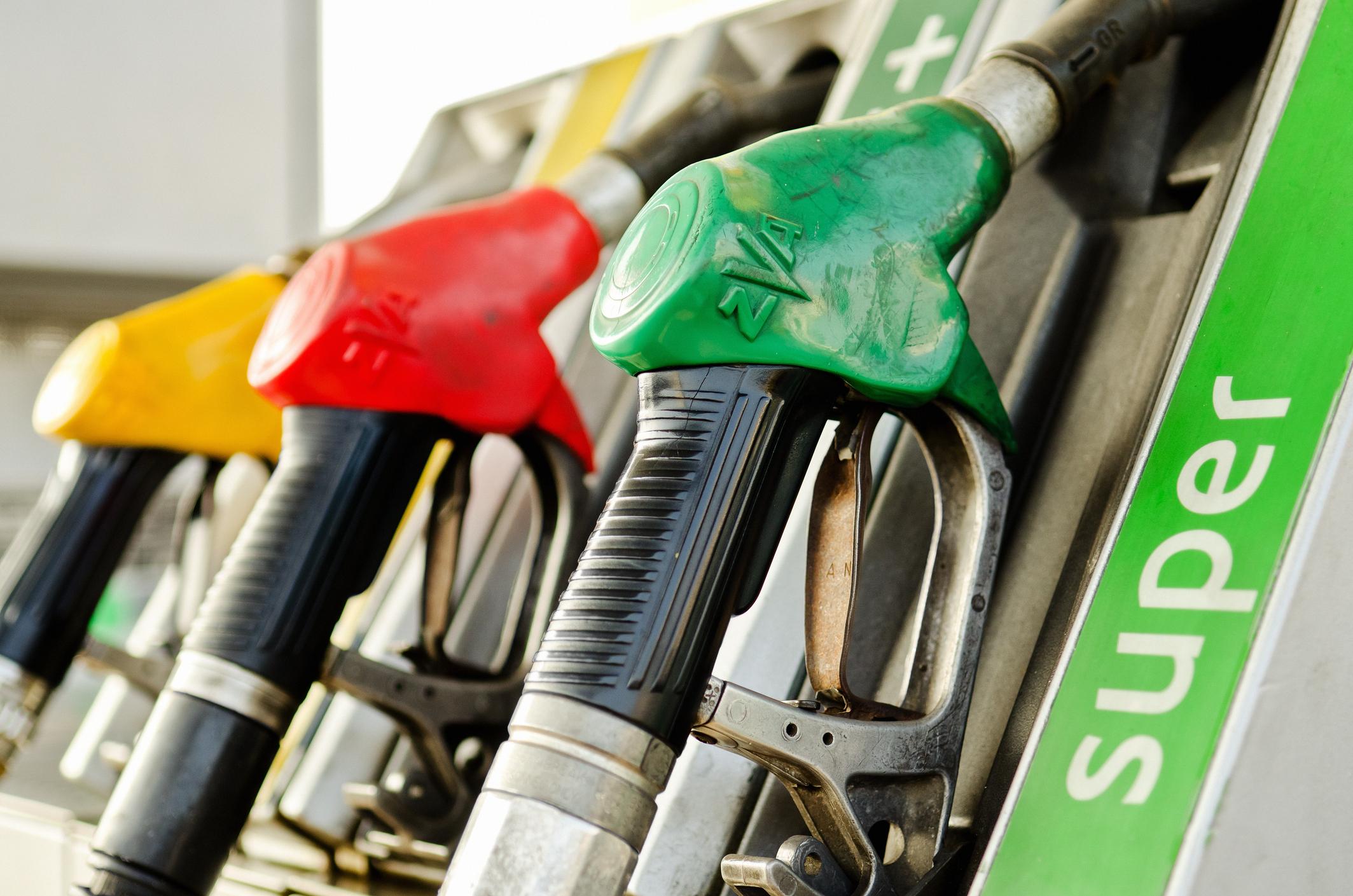 Cambiano le accise: non solo benzina e diesel, anche per gas ed elettricità