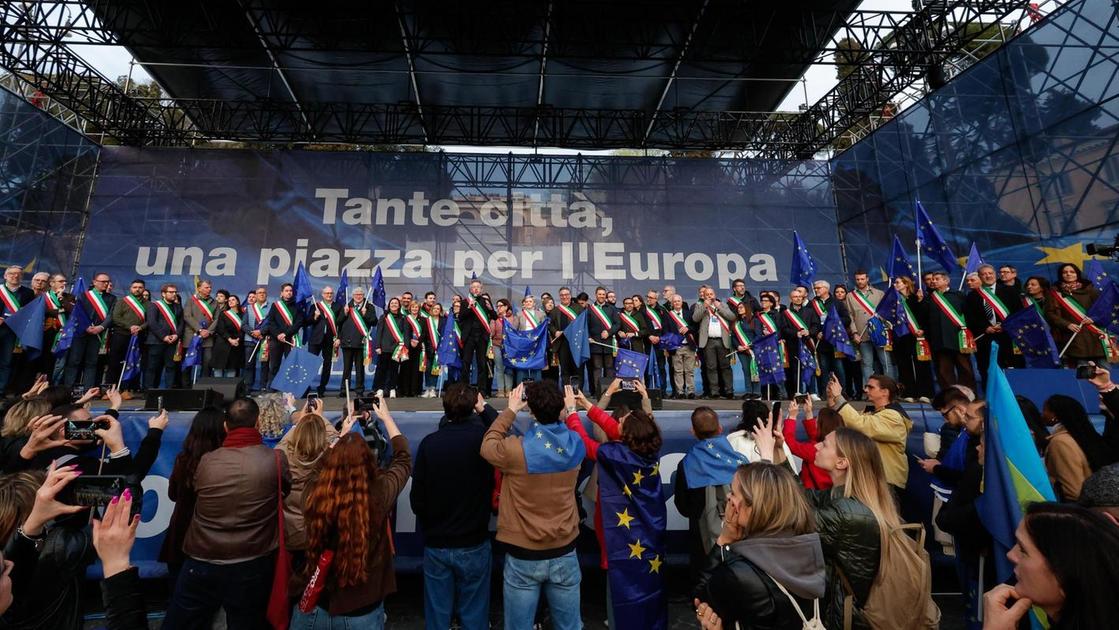 Michele Serra a piazza del Popolo, eravamo 50 mila veri