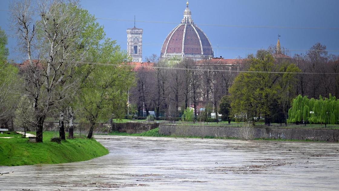 Maltempo a Firenze: chiusi musei, teatri e scuole per allerta rossa