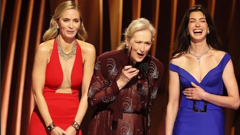 Emily Blunt, Meryl Streep e Anne Hataway sul palco dei SAG Awards (Instagram)