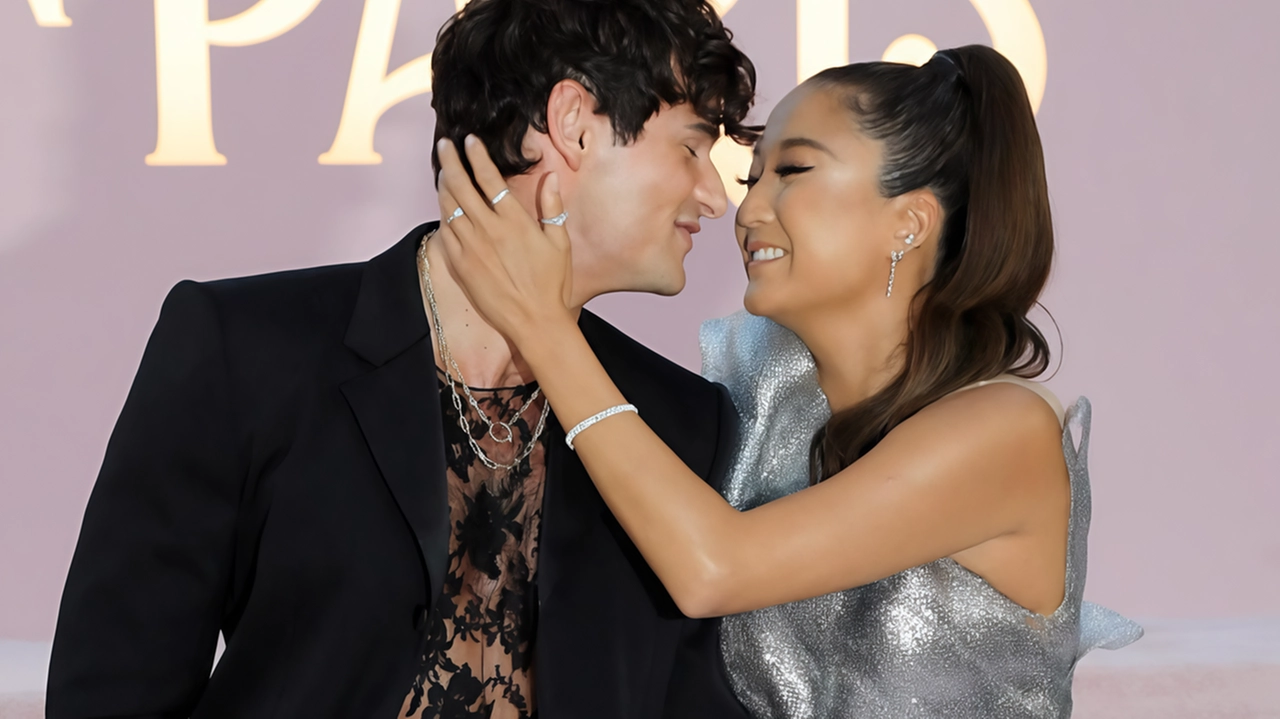 Paul Forman e Ashley Park alla presentazione della quarta stagione di Emily in Paris