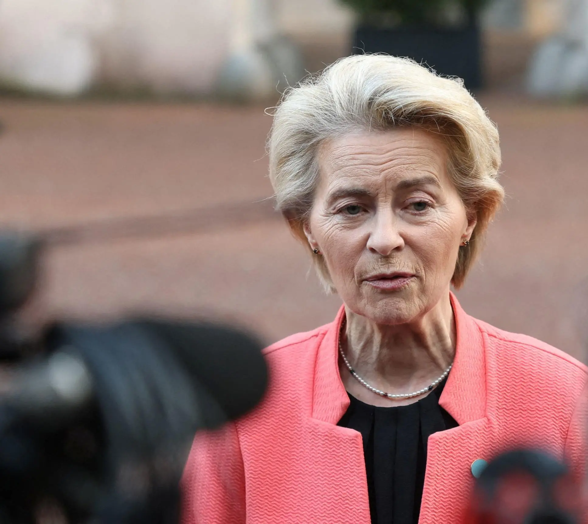 Lega e Cinquestelle attaccano Von der Leyen: "Guerrafondaia, non servono truppe"