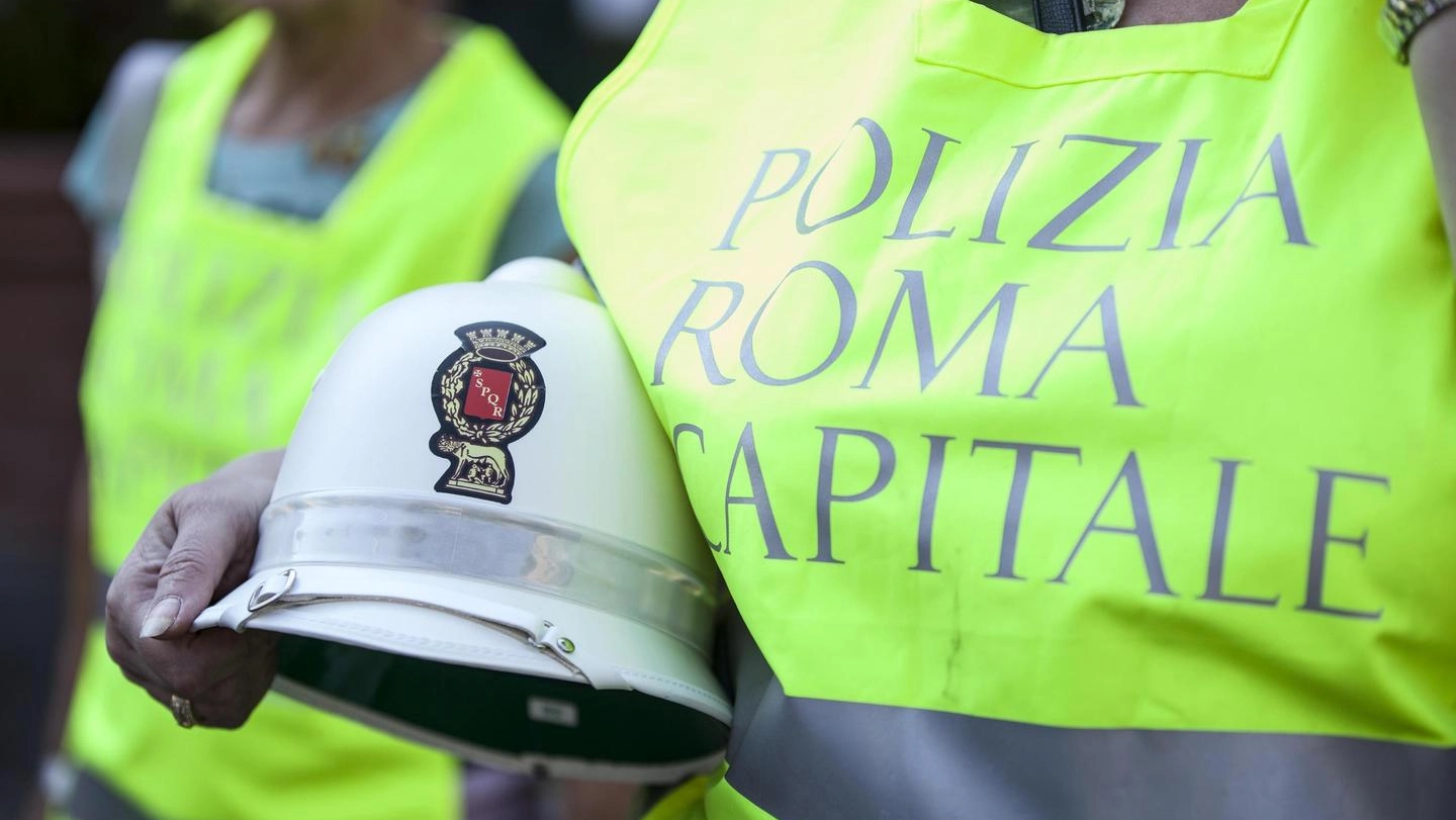 I vigili di Roma Capitale stanno effettuando i rilievi