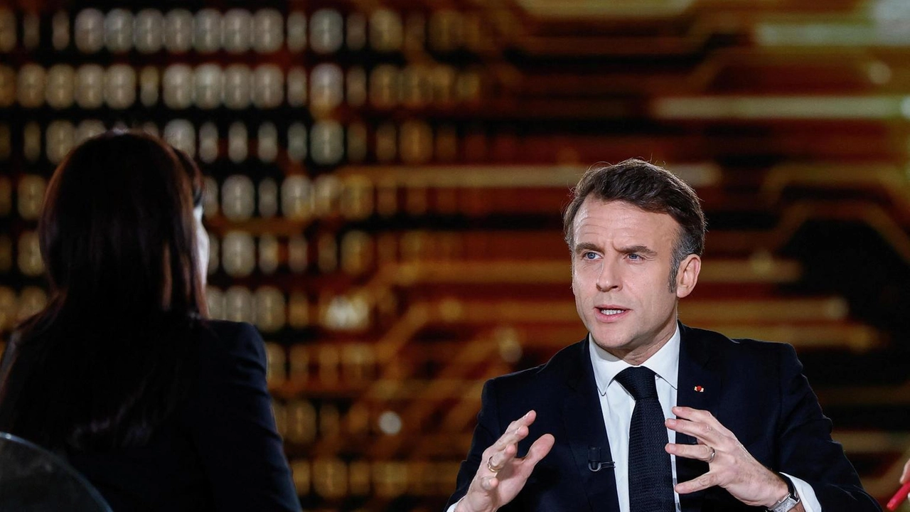 Il presidente Macron rivela un piano da 109 miliardi per l'IA, con 100.000 giovani in formazione, prima dell'Action Summit.