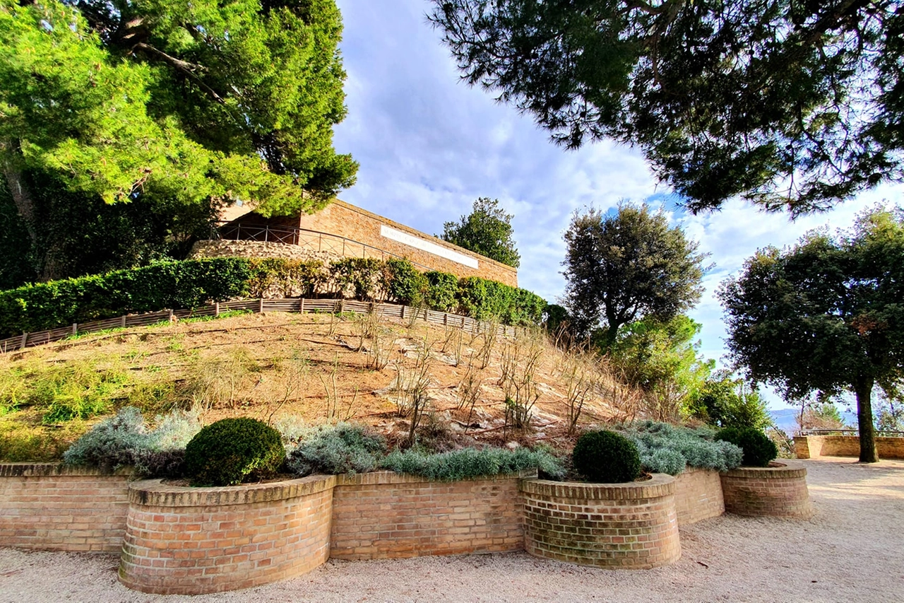 Il Colle dell'Infinito è al centro di tre iniziative natalizie tra natura e cultura