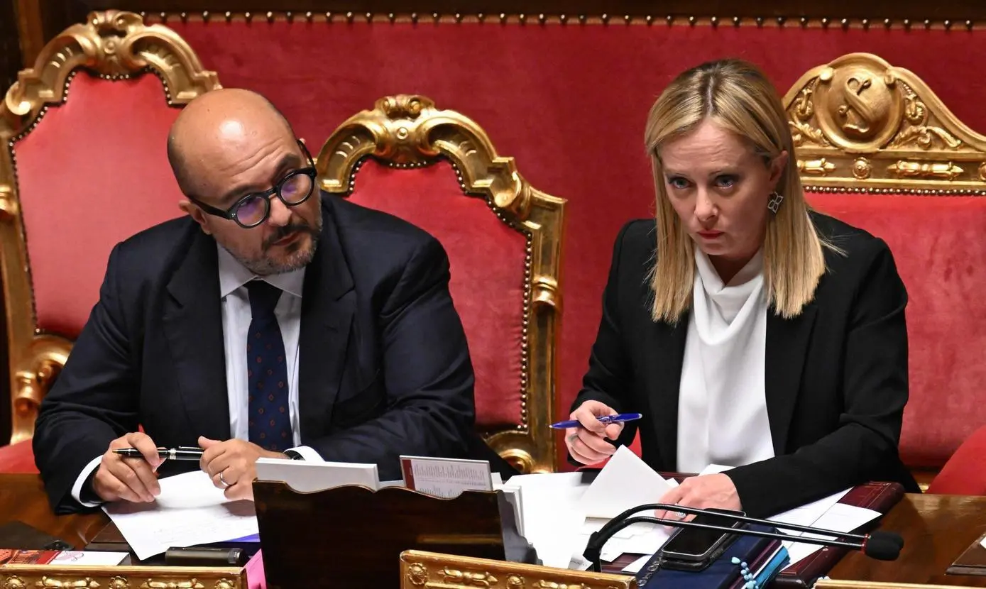 "Ministro sotto ricatto". Boccia al contrattacco. Sangiuliano in bilico e pensa all’esposto