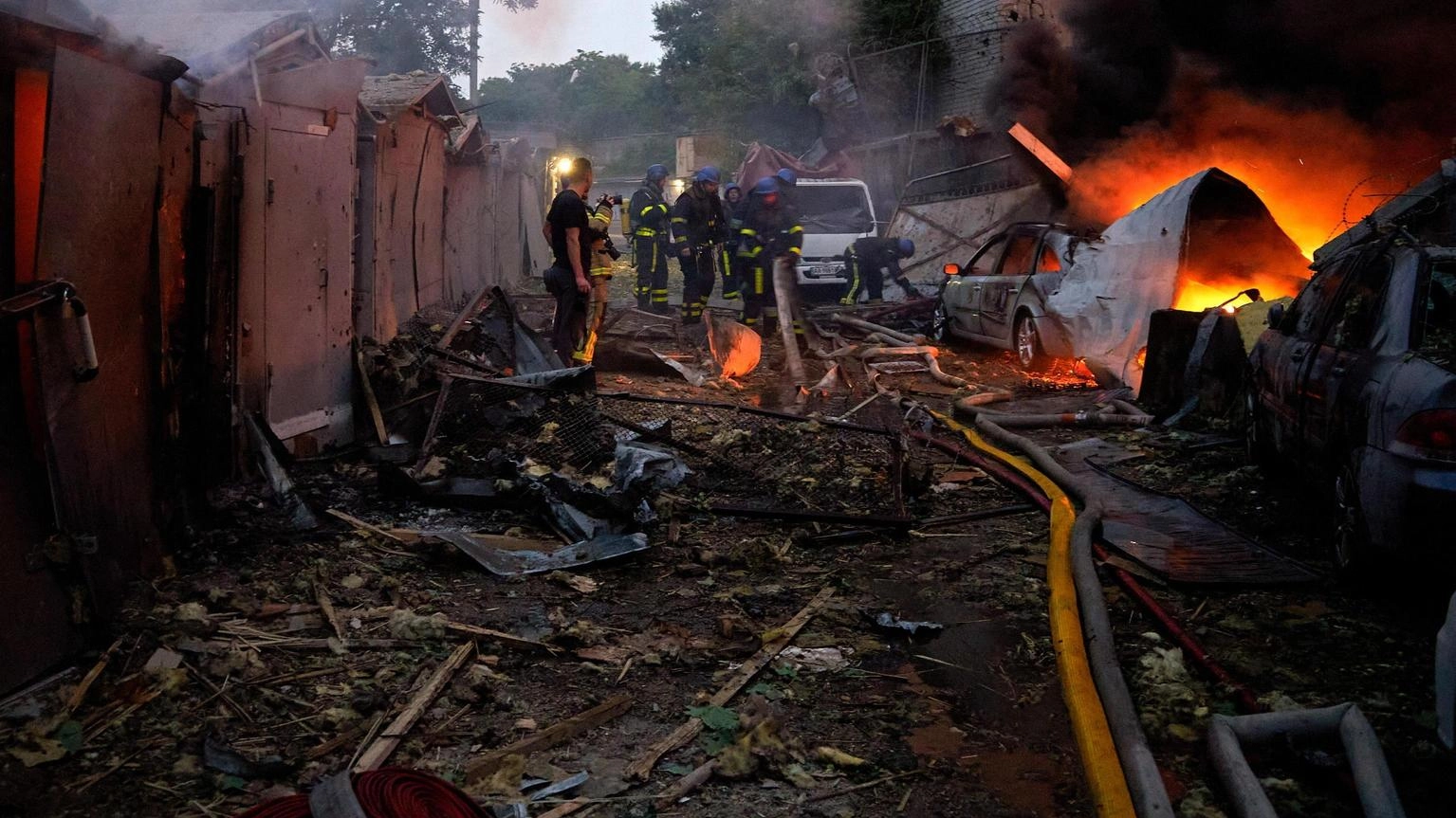 Sindaco Kiev, 'due esplosioni in città, allerta aerea'