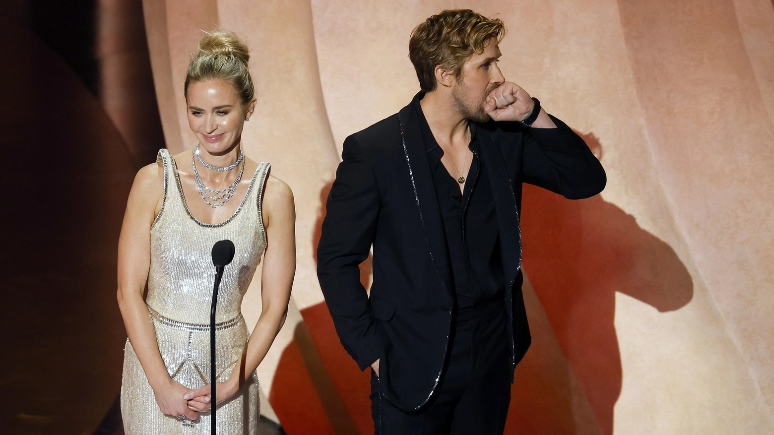 Emily Blunt e Ryan Gosling sul palco del Dolby Theatre