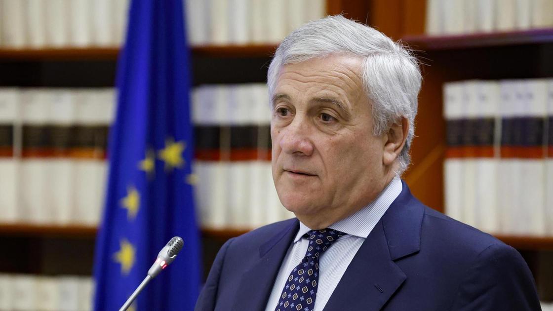 Tajani sente Saar, 